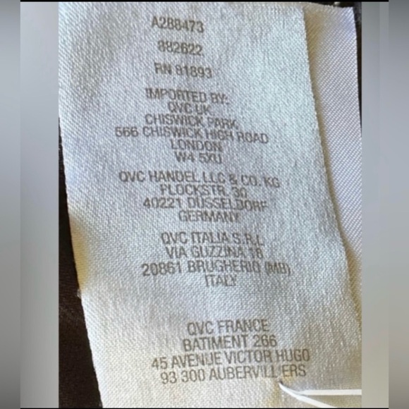 Top W/Split sheer flutter sleeves - 2X - Black-Susan Graver- Short Sleeve - Picture 5 of 7